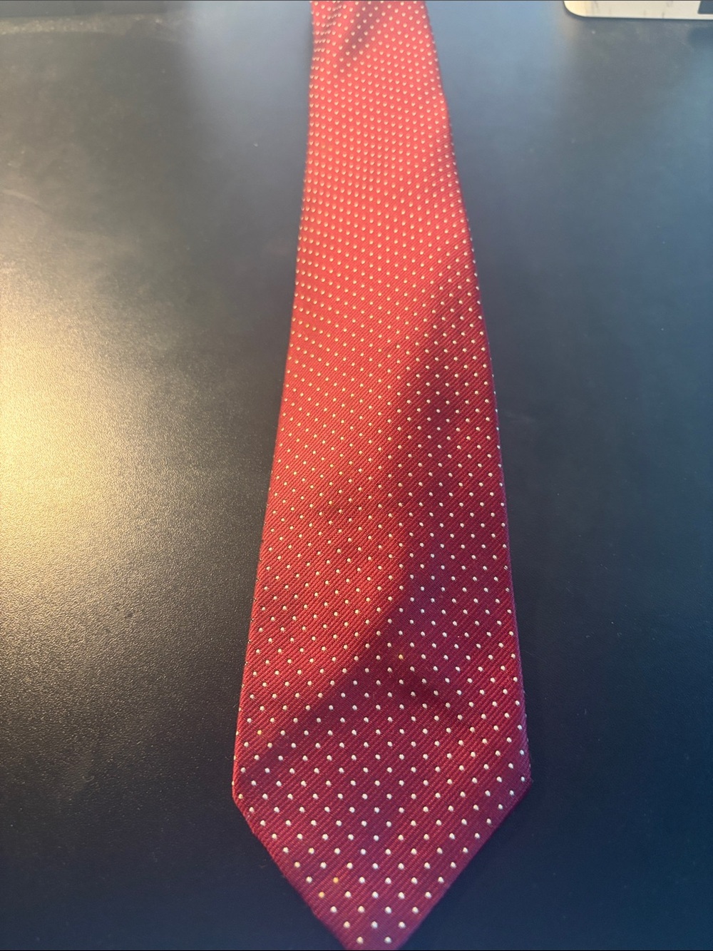 Men's Red Polka Dot Tie — Elegant Business Wear